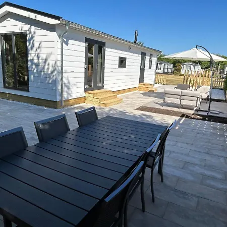 Breezy Beach Chalet Petten Exterior photo
